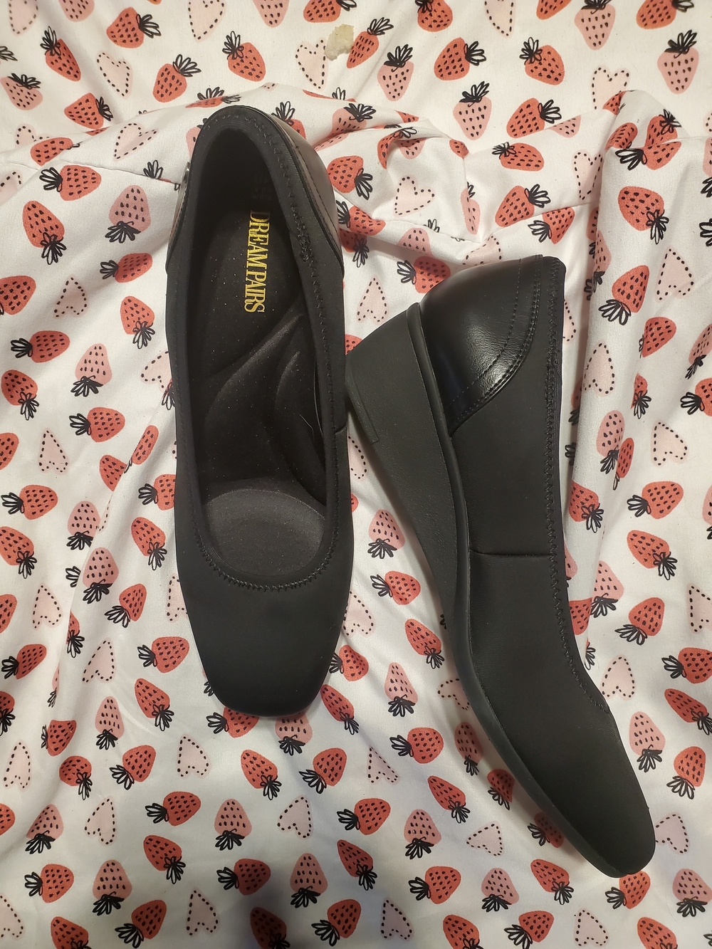 Dream Pairs Black Low Wedge Comfort Flats NIB 10